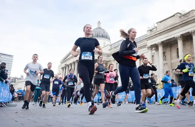 2027 Cancer Research UK London Winter Run logo