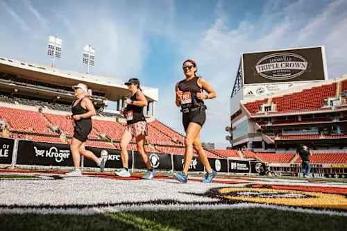 2027 University of Louisville 10 Mile® logo