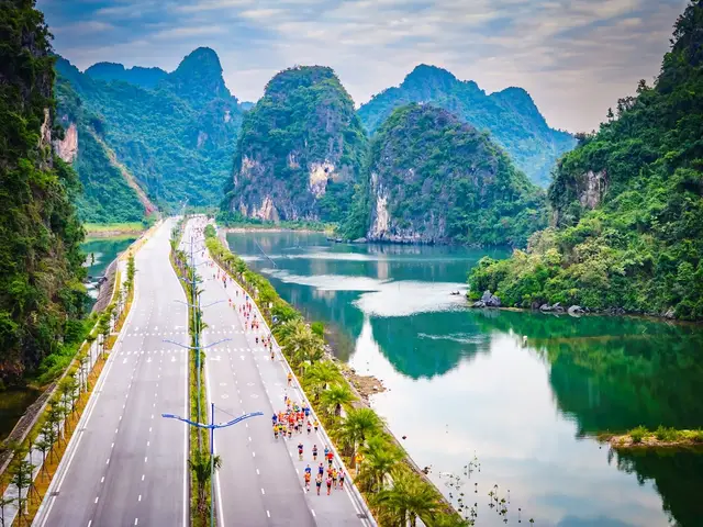 Halong Bay Heritage Marathon logo