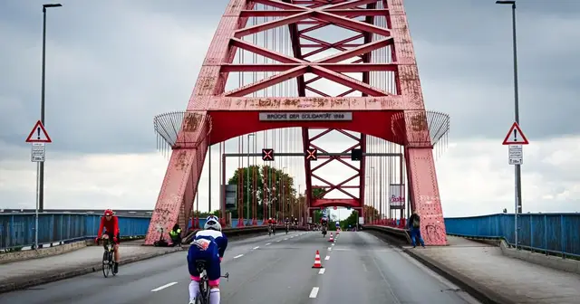 IRONMAN 70.3 Duisburg logo