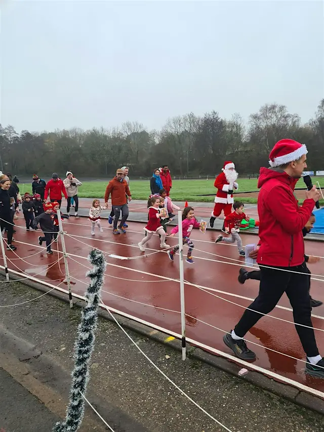 Mini Athletics Fun Run with Santa logo