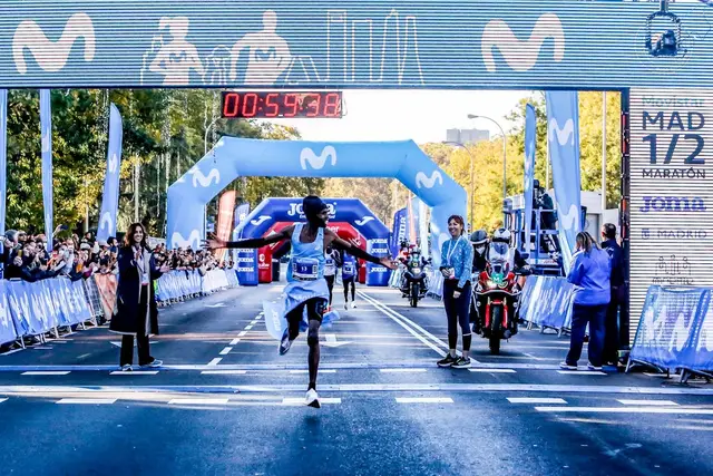 Movistar Madrid Medio Maratón logo