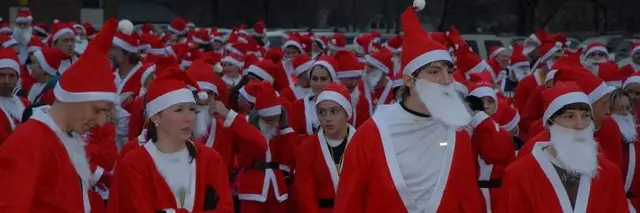 Paw Paw Rotary 5K Santa Run logo