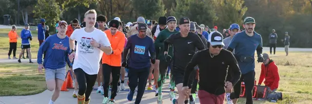 Plano Pacers Holiday Hustle 3K/8K + Free Kids 1K logo