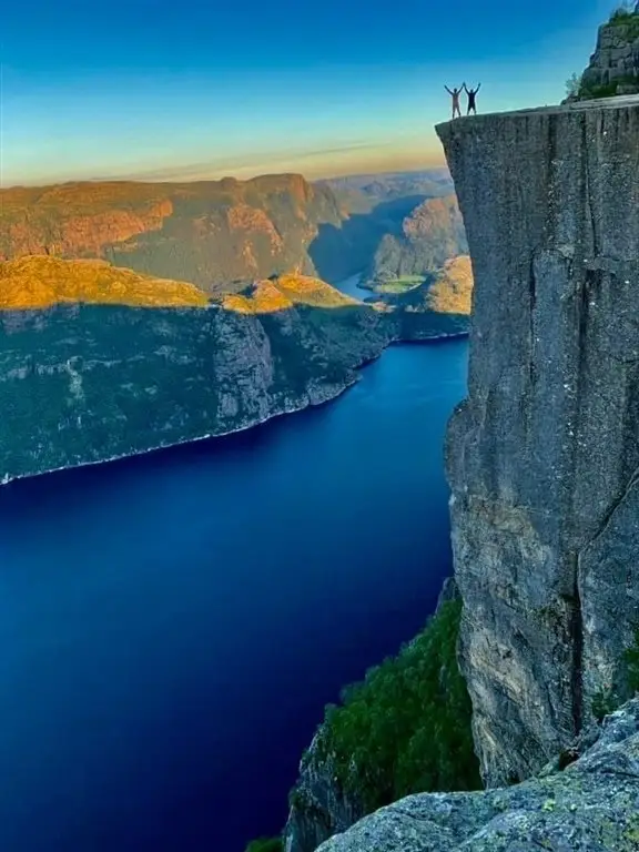 Preikestolen NORWAY  🇳🇴 Trekking 23- 25/10 logo