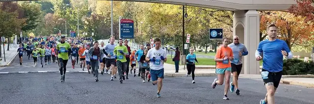 Reading Hospital Road Run logo