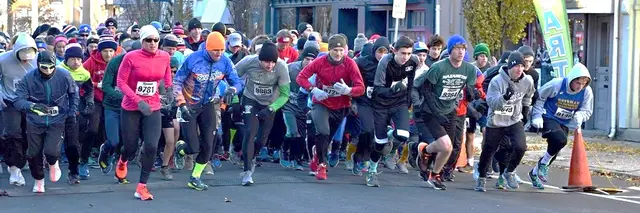 River Crossing YMCA Pumpkin Pie 5K Run logo