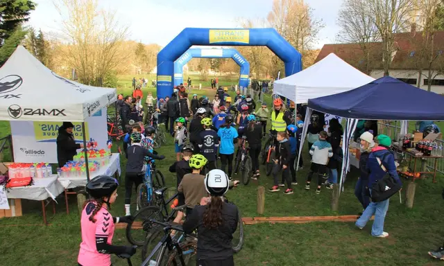 Run & Bike de Lèves logo