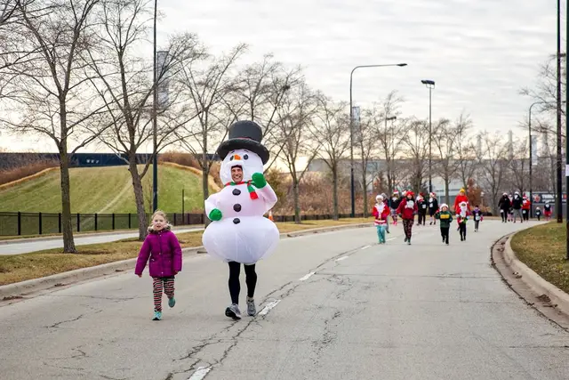 Santa Hustle Chicago logo