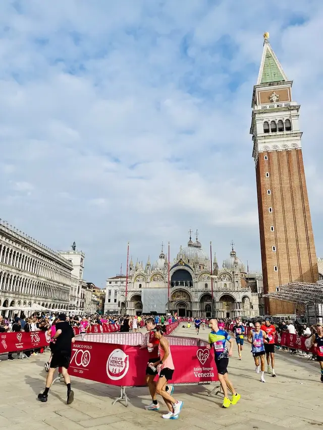 40th Venice Marathon (第40回 ヴェニスマラソン Venice Marathon) logo