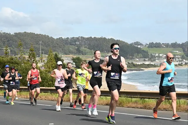 Strait Link Burnie 10 logo