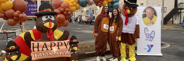 Trax4Max Turkey Trot logo