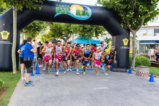 Triatló Fameliar de Santa Eulàlia logo