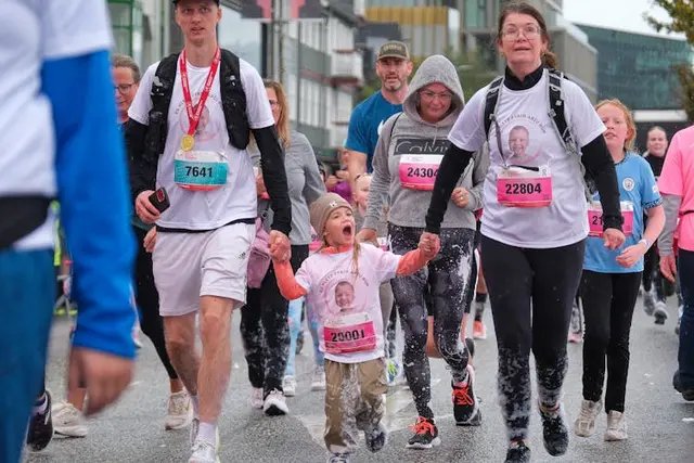 Islandsbanki Reykjavik Marathon Logo