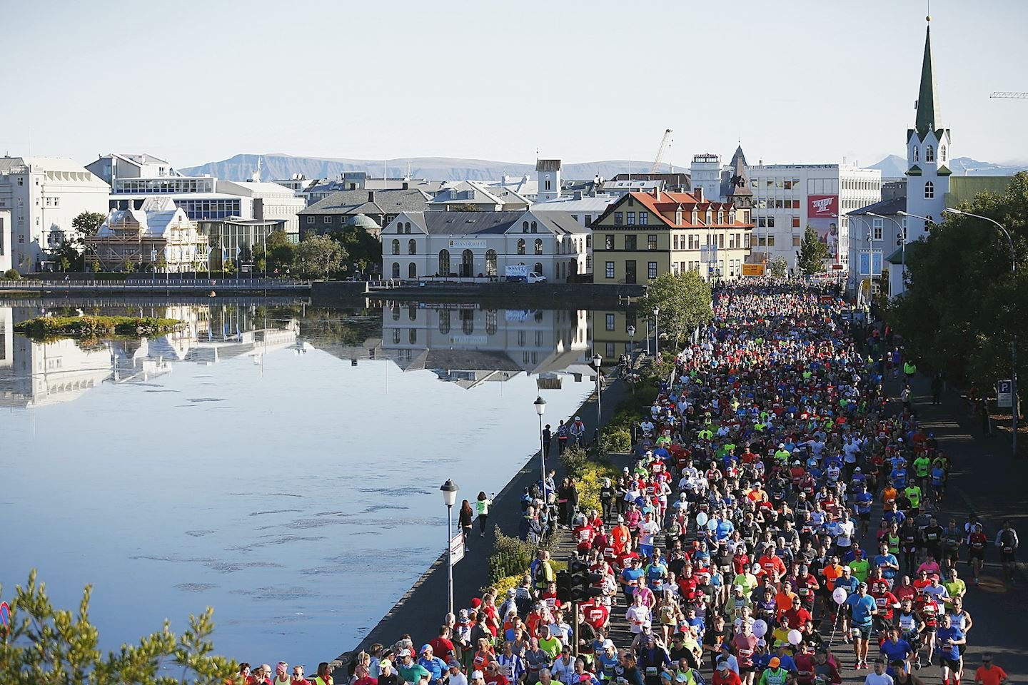 Islandsbanki Reykjavik Marathon Logo