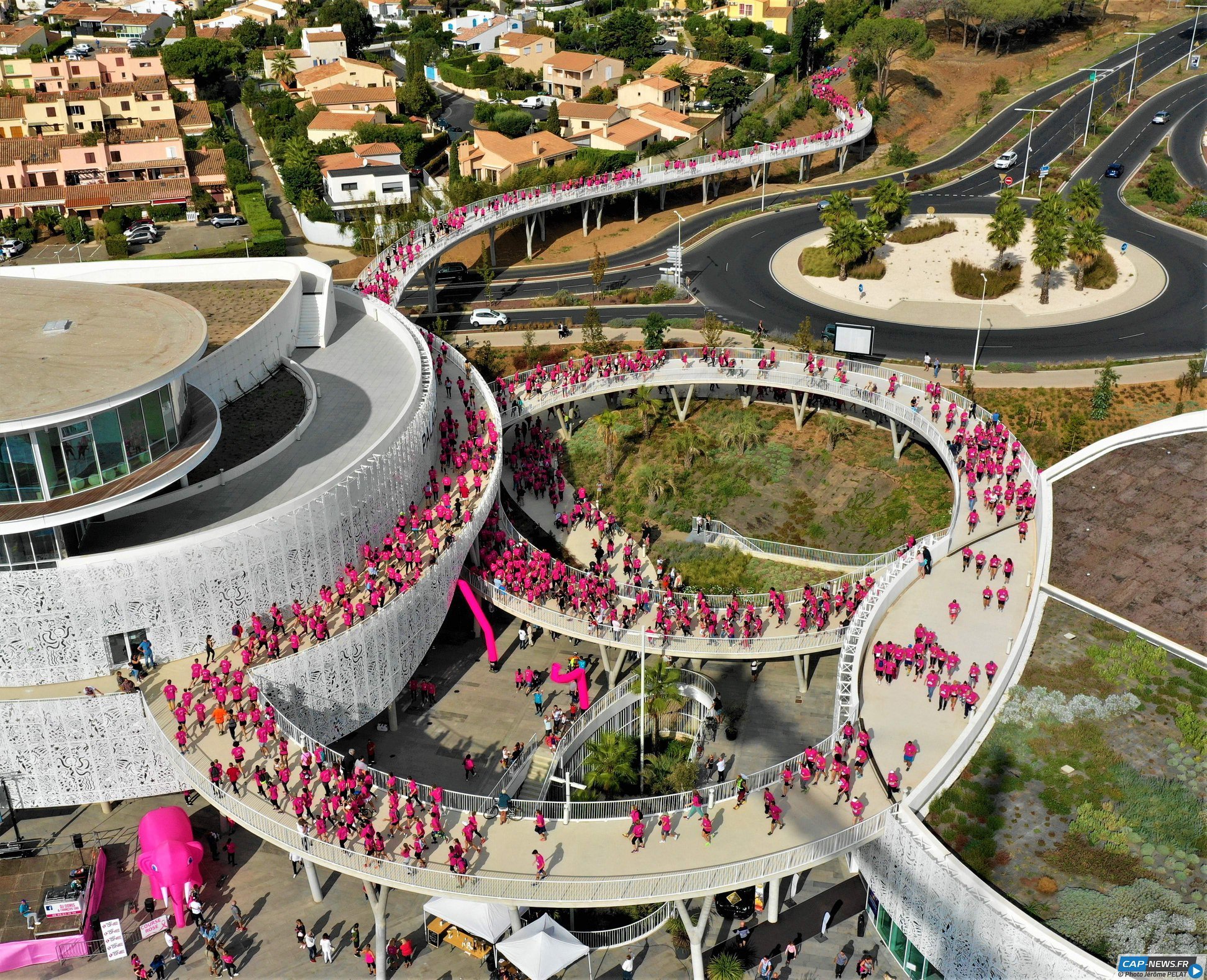 LA COURSE ROSE / MARCHE ROSE Logo