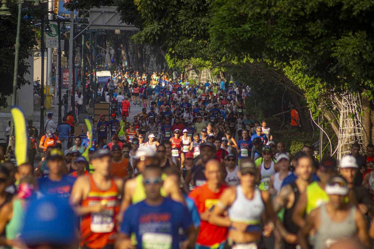 Maratón CAF-Caracas Logo