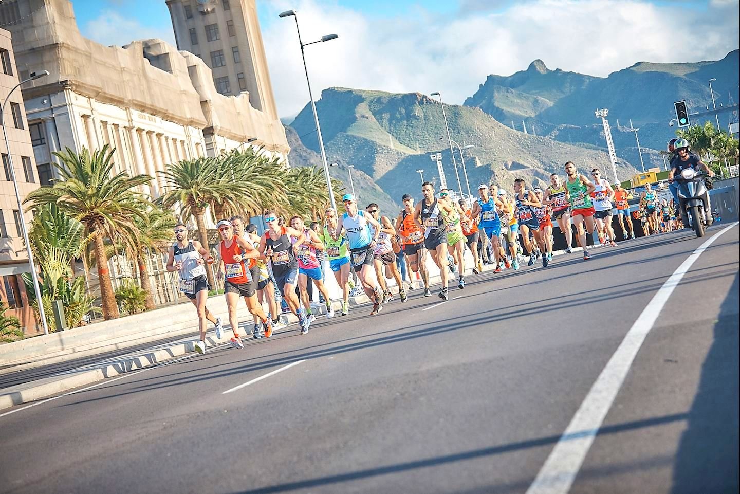 Media Maratón Internacional Santa Cruz de Tenerife Logo