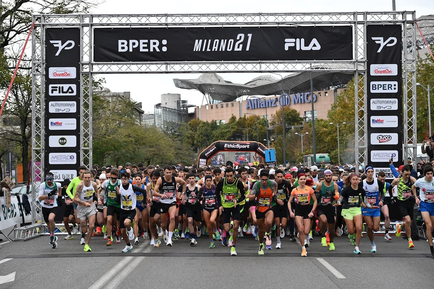 Powerade Milano Half Marathon & 10 km Logo