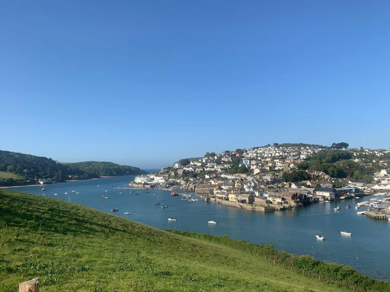 SALCOMBE RNLI RESOLUTION FUN RUN Logo
