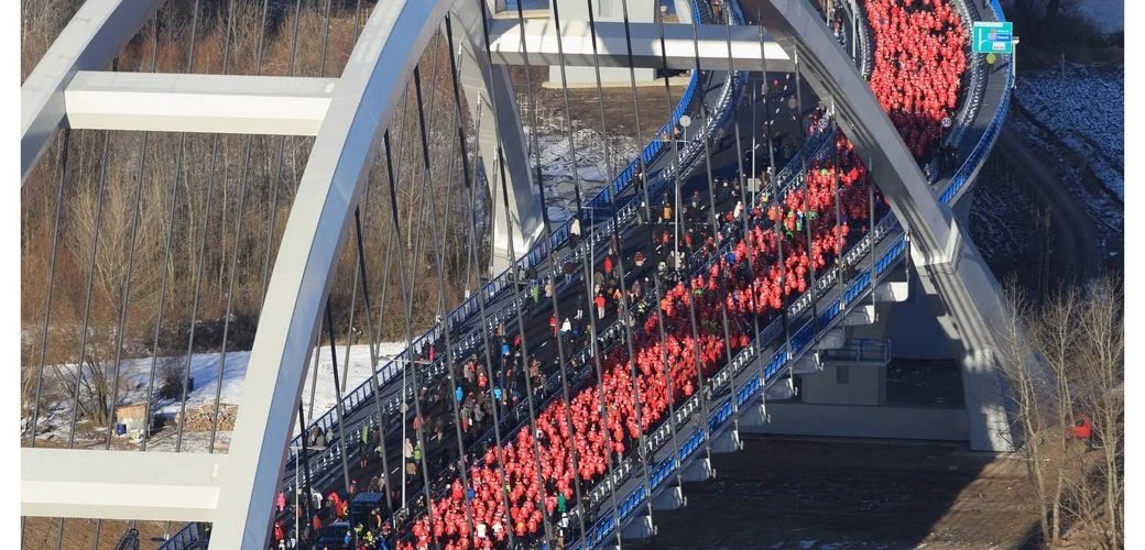 Santa Clauses Festival of Racing