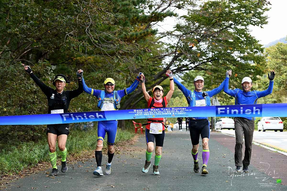 Seoraksan Mountain Dinosaur Ridge Climbathon