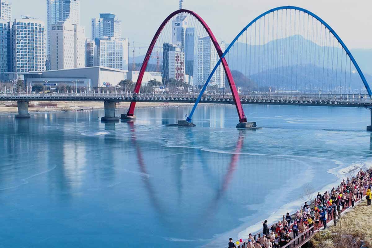 Sunyang Maenmom Marathon Logo