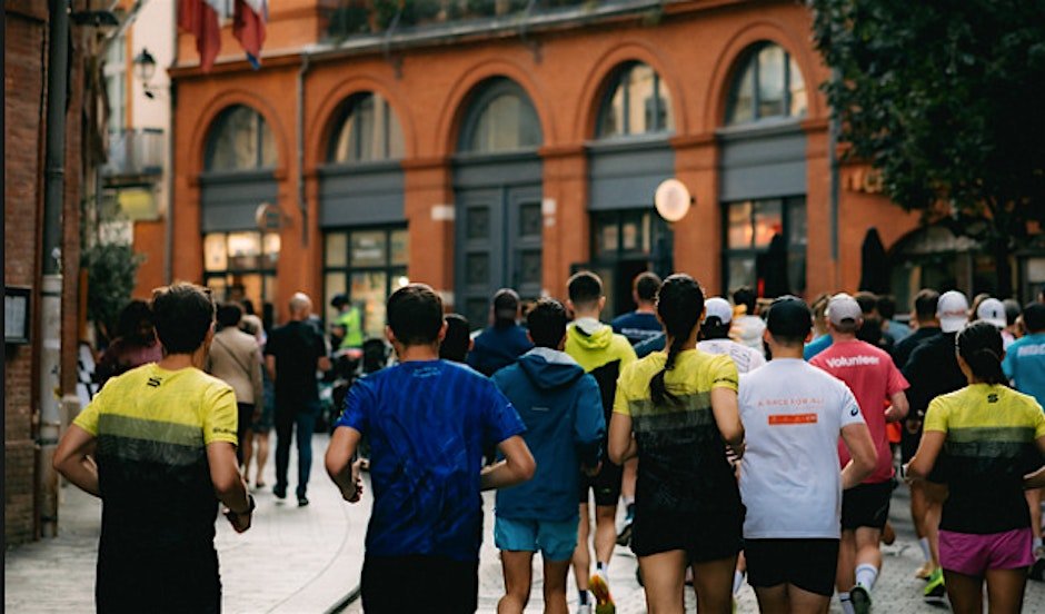 Supertri Strides Toulouse à Paris - Présenté par Athletic Brewing Logo