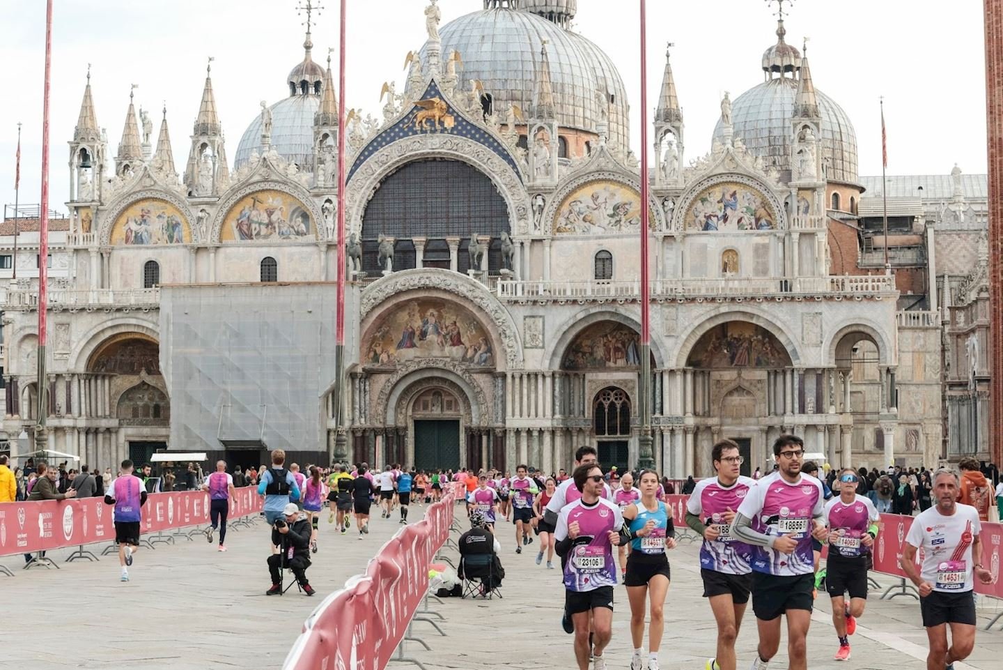 Wizz Air Venicemarathon Logo